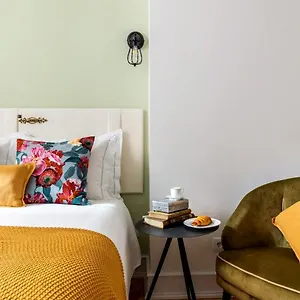 Lel Madalena Lisboa