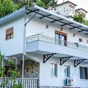 Grandma's Gasthuis Gjirokastër